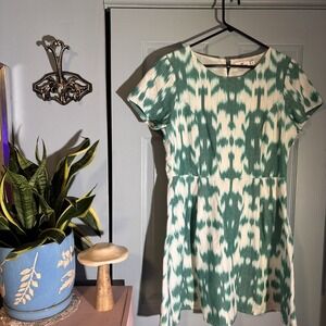 Vineyard Vines IKAT Dress Fit Flare Sz 12 Green White Short Sleeve Side Zip